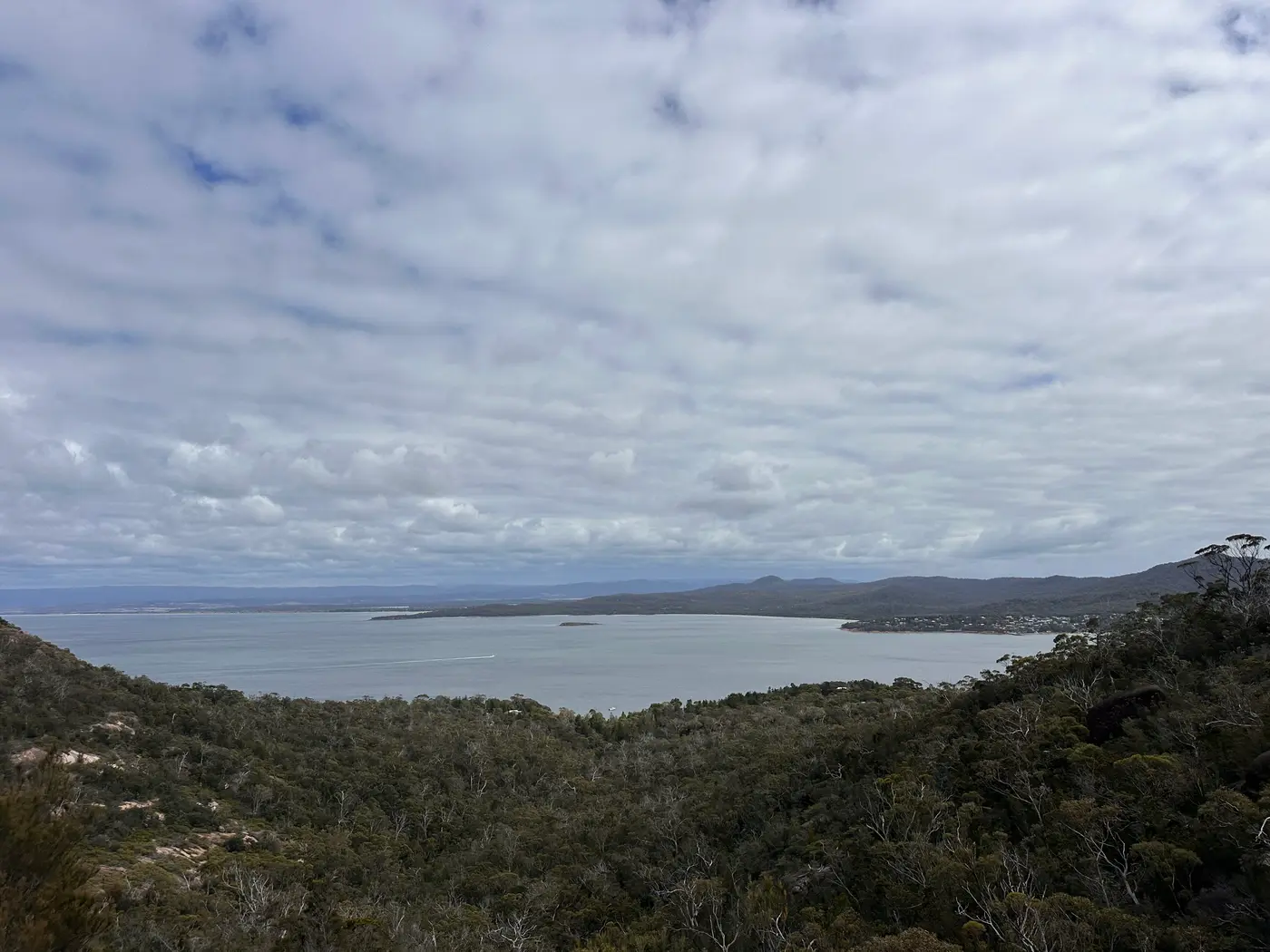 Great Oyster Bay panorama from Freycinet walking track