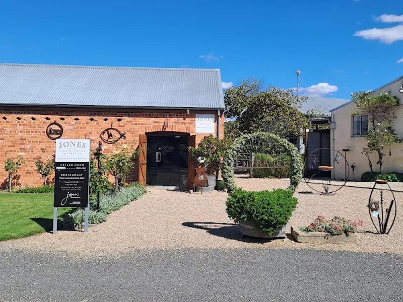 Jones Winery & Vineyard winery in Rutherglen, VIC