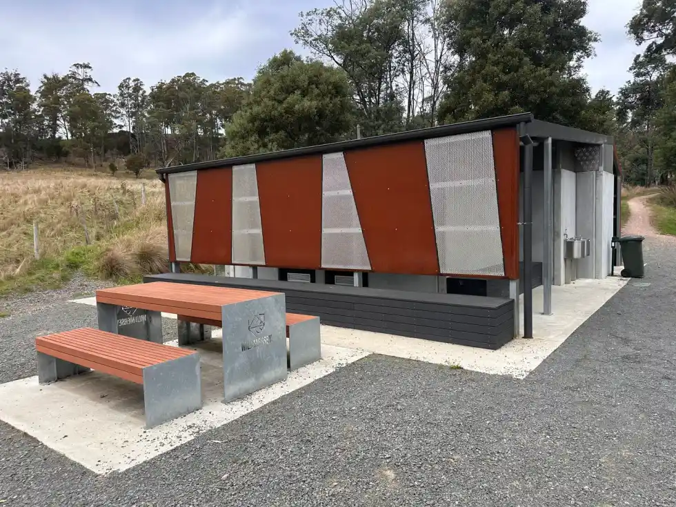Facilities building and picnic area at Warrawee Forest trailhead